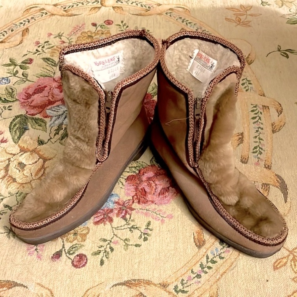 Yodelers Suede Fleece Lined Fur Boots